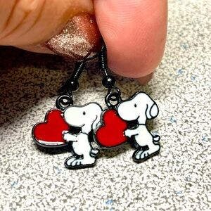 2/20 🐾cute SNOOPY/cartoon/nostalgic earrings NWOT